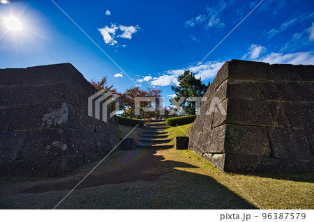 紅葉ー福井県庁 96387579