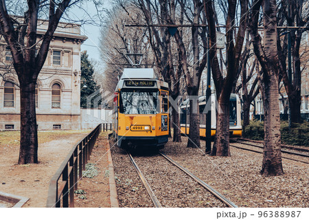 ミラノの路面電車 ランツァ駅周辺 ミラノの路面電車 ランツァ駅周辺 96388987