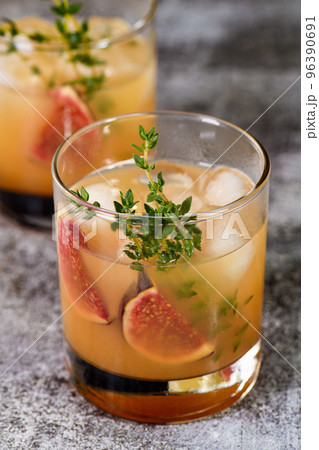 Whiskey sour cocktail 96390691