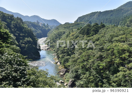 山と川の風景 山と川の風景 96390921