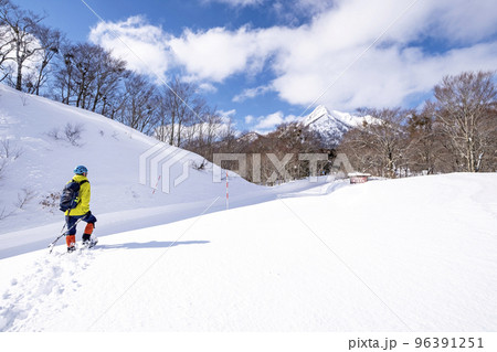 スノーシュートレッキングのイメージ　大山鏡ヶ成   96391251