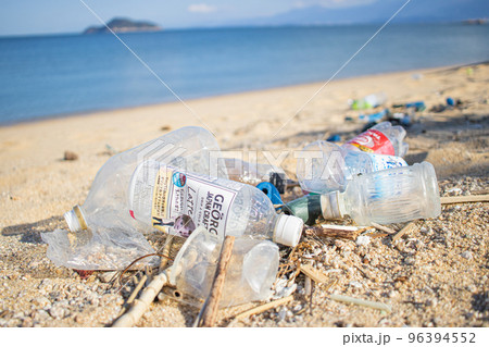 海洋ゴミ（ペットボトル6） 96394552