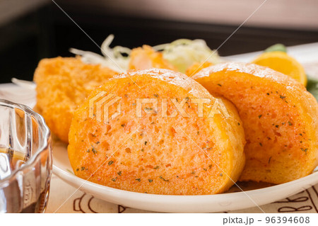 食卓の明太フランスパン 食卓の明太フランスパン 96394608