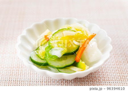 白菜の浅漬け 白菜の浅漬け 96394610