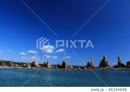 橋杭岩（青い空） 96394698