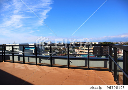 湘南モノレール　湘南江の島駅のルーフテラス 96396193