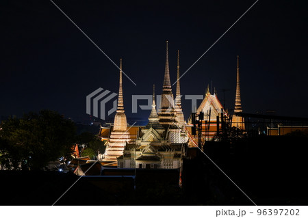 Night View of Wat Pho（ワット・ポーの夜景､外観） 96397202