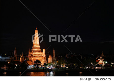 Night View of Wat Arun in Bangkok, Thailand Night View of Wat Arun in Bangkok, Thailand 96399279