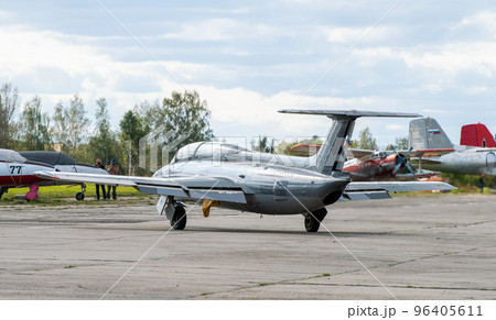 The Aero L-29 Delfin training aircraft performs a training flight at the Oreshkovo airfield. 96405611