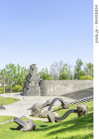 手つなぎ石　石山緑地　札幌市 96408894