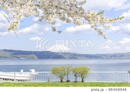 洞爺湖から羊蹄山 洞爺湖町 洞爺湖から羊蹄山 洞爺湖町 96408946