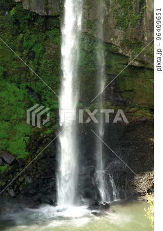 熊本県の名瀑「五老ヶ滝」 通潤橋そばの観光名所 熊本県の名瀑「五老ヶ滝」 通潤橋そばの観光名所 96409651
