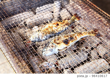 ニジマスの塩焼き ニジマスの塩焼き 96410617
