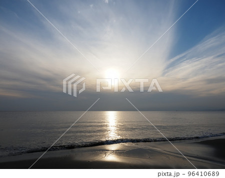 光芒と穏やか海 光芒と穏やか海 96410689