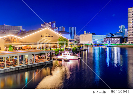 【東京の都市風景】天王洲アイル周辺の都市風景 96410942