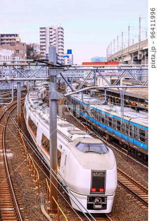 東十条駅上通路から見た鉄道風景 96411996