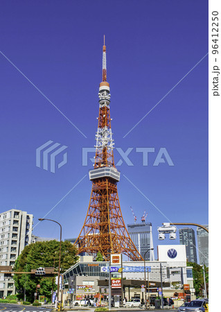 東京タワー　赤羽橋交差点からの風景 96412250