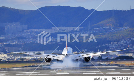 大阪伊丹空港離着陸 大阪伊丹空港離着陸 96412587