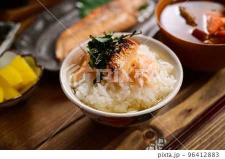 鮭出汁茶漬け 鮭出汁茶漬け 96412883