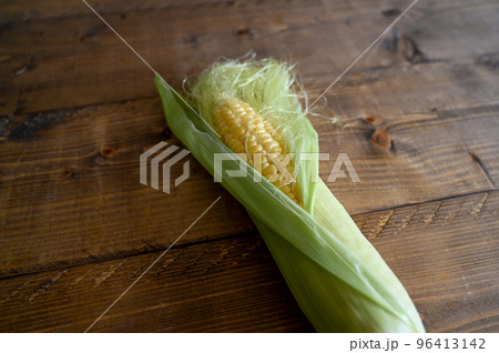 とうもろこし 96413142