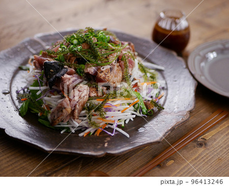 カツオのたたきサラダ 96413246