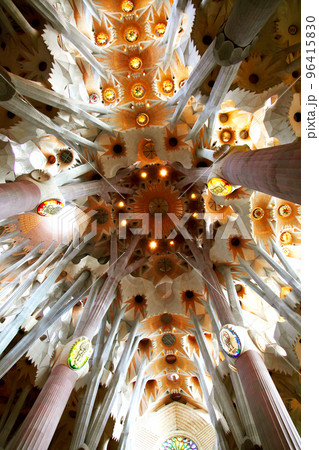 サグラダファミリア聖堂内 天井の装飾 サグラダファミリア聖堂内 天井の装飾 96415830