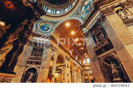 ローマ　サン・ピエトロ大聖堂　天井装飾 96419642