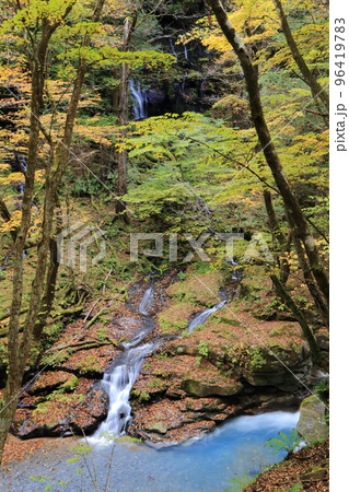 八方ヶ原の仁三郎の滝 八方ヶ原の仁三郎の滝 96419783