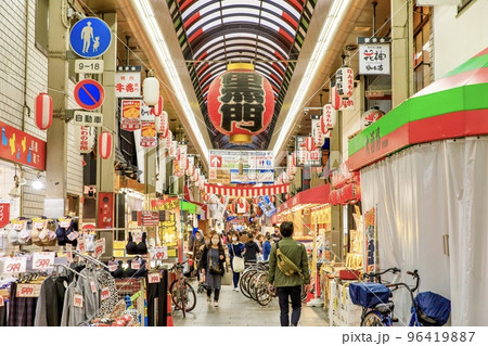 大阪市中央区 黒門市場のアーケード 大阪市中央区 黒門市場のアーケード 96419887