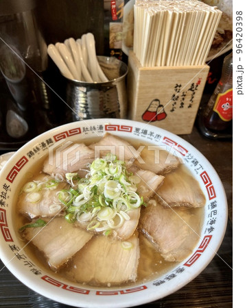 会津のグルメは喜多方ラーメンで決まり 96420398