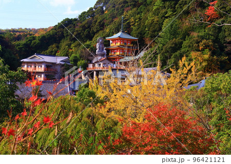 朝護孫子寺（奈良県生駒郡）境内の紅葉 96421121