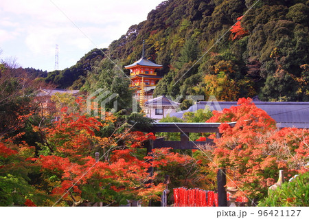 朝護孫子寺（奈良県生駒郡）境内の紅葉 96421127