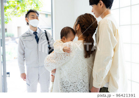 業者 家族 玄関 業者 家族 玄関 96421391