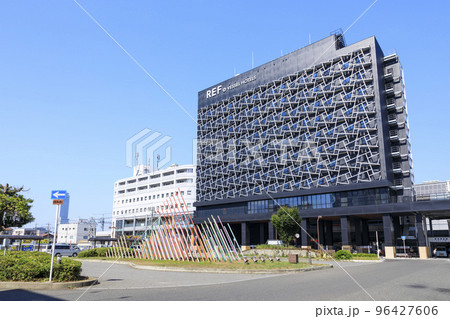 大阪府泉佐野市　南海本線泉佐野駅前風景 96427606