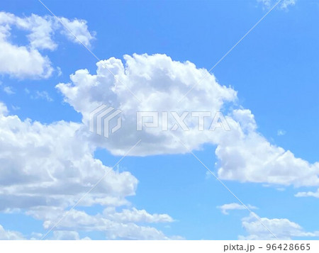 何かに似ている雲 王冠 何かに似ている雲 王冠 96428665