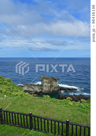 与那国島・軍艦岩 与那国島・軍艦岩 96436196