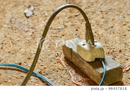 Old and dirty power sockets Old and dirty power sockets 96437818