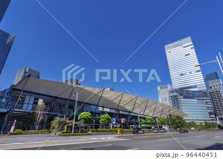 JR「東京」駅八重洲口・グランルーフと「グラントウキョウ ノースタワー」のビルディング 96440451