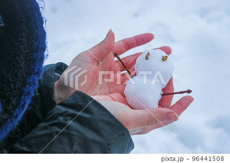 小さな雪だるま 小さな雪だるま 96441508