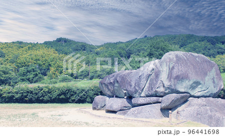 奈良県飛鳥村の石舞台古墳 奈良県飛鳥村の石舞台古墳 96441698