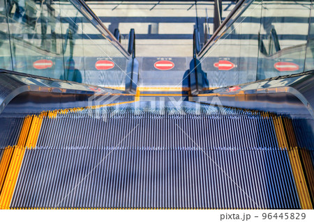 【イメージ素材】エスカレーター(渋谷宮下公園) 【イメージ素材】エスカレーター(渋谷宮下公園) 96445829