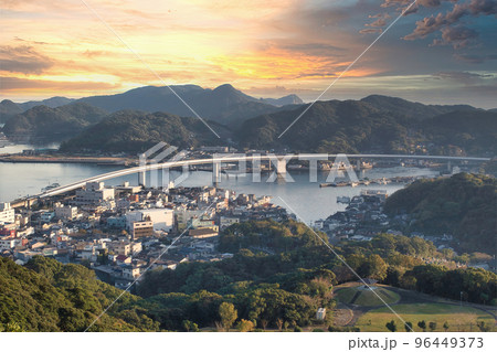 牛深ハイヤ大橋の自然風景(熊本県天草市) 牛深ハイヤ大橋の自然風景(熊本県天草市) 96449373