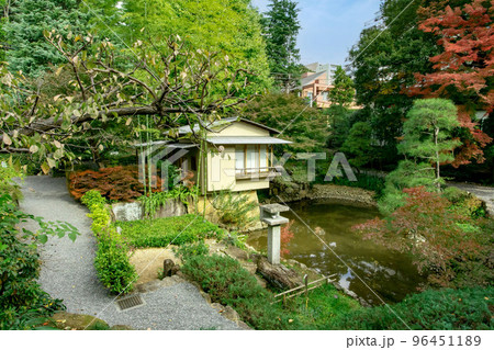 東京都練馬区向山の練馬区立向山庭園 96451189