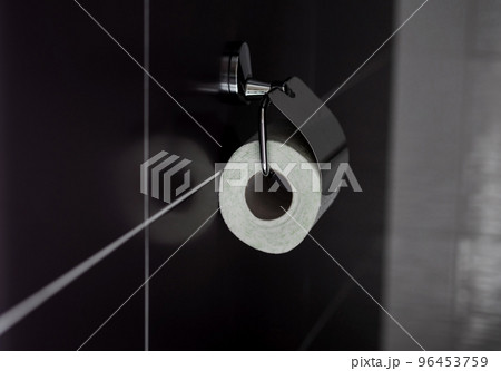 white roll of soft toilet paper white roll of soft toilet paper 96453759