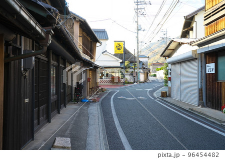 日本六古窯の一つ備前焼の里　伊部のたたずまい6　岡山県備前市 96454482