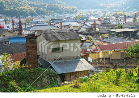 日本六古窯の一つ備前焼の里　伊部の街並み4　岡山県備前市 96454515