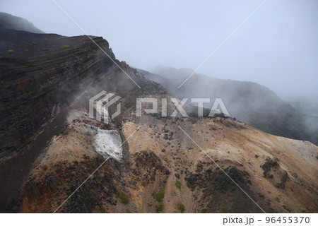 蔵王の景色 火山帯らしい大黒天から 蔵王の景色 火山帯らしい大黒天から 96455370