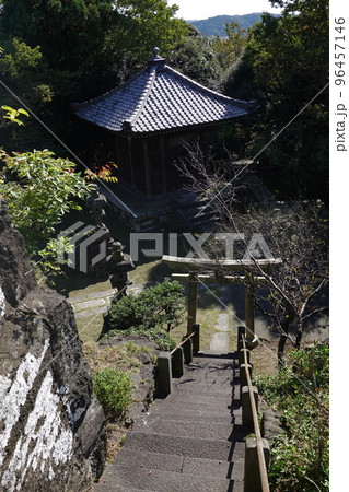 日朗菩薩御廟所 96457146