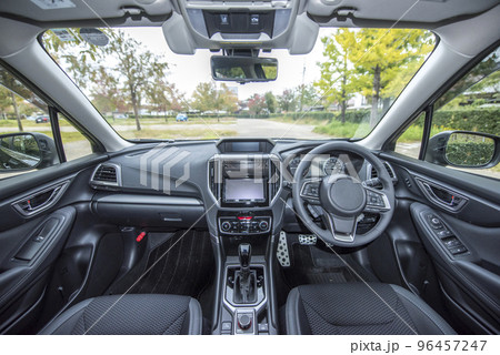 自動車の内観 96457247