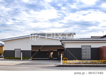 葬儀式場の外観 96457480